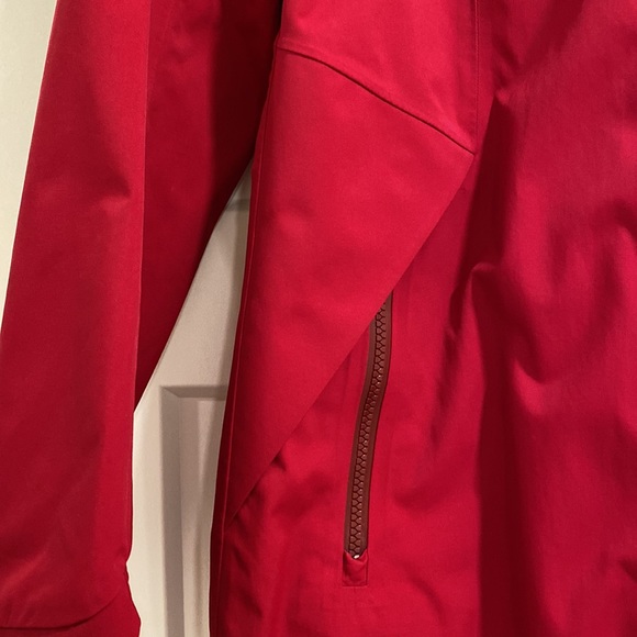 Lululemon Rain Coat - Picture 3 of 7